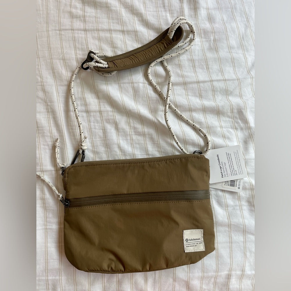 Lululemon patch logo crossbody artifact